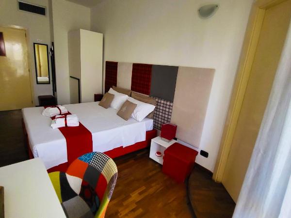 Attico Barocco : photo 3 de la chambre chambre double ou lits jumeaux avec balcon