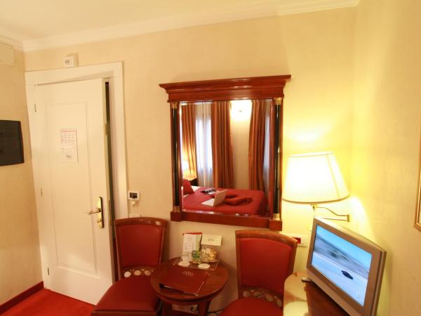 Hotel Donà Palace : photo 1 de la chambre chambre simple