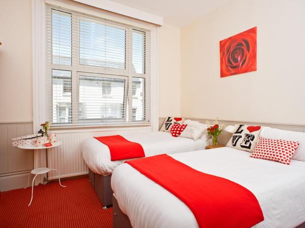 Strawberry Fields : photo 1 de la chambre chambre lits jumeaux avec salle de bains