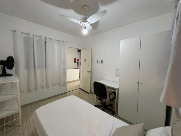 Hostel Ipê : photo 1 de la chambre chambre simple avec salle de bains extérieure privative