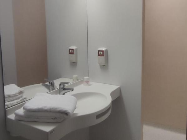 Fasthotel Laval : photo 4 de la chambre chambre double confort