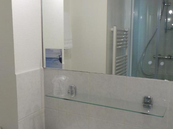 Hôtel Le Cambronne : photo 6 de la chambre chambre double