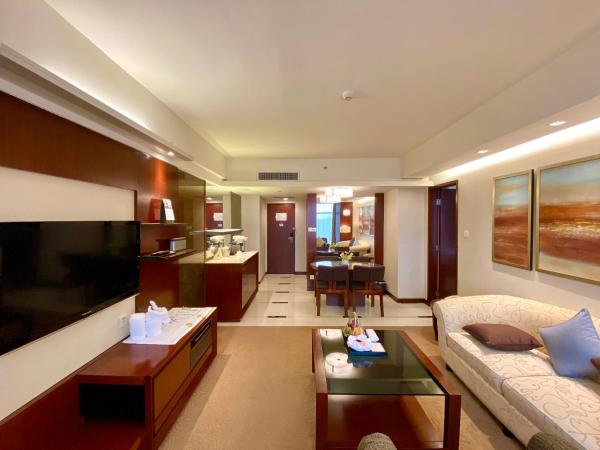 Shangri-La Shenzhen - Nearby Luohu Border, Outdoor Swimming Pool : photo 7 de la chambre suite lits jumeaux exécutive avec avantages club