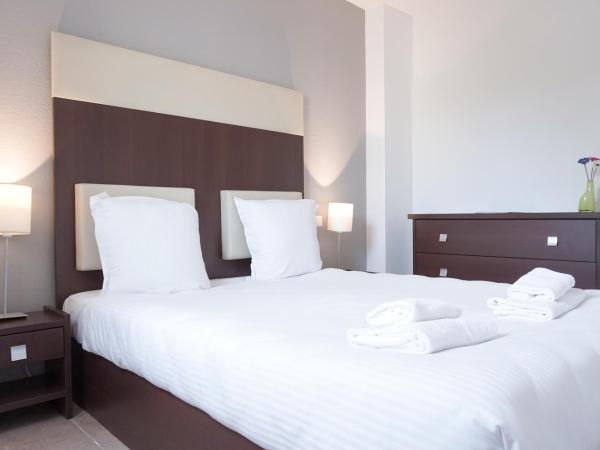 Zenitude Hôtel-Résidences Toulon Six Fours : photo 6 de la chambre appartement 3 chambres