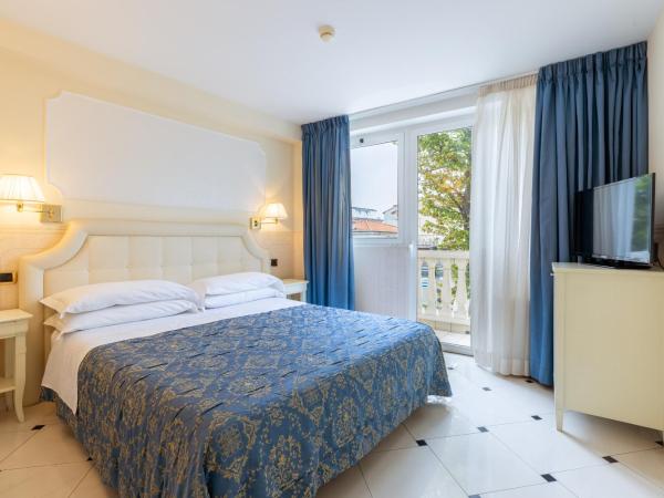 Hotel Baia Imperiale : photo 2 de la chambre chambre familiale