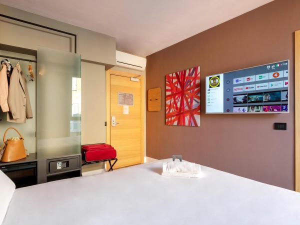 B&B Hotel Genova City Center : photo 6 de la chambre chambre double