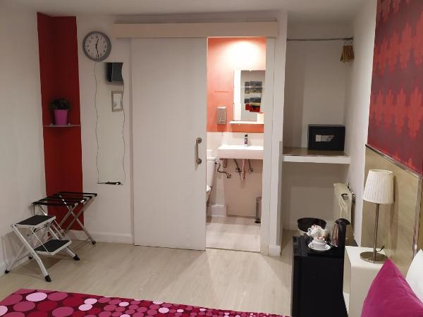 Hostal Inn Madrid : photo 8 de la chambre chambre double en soupente