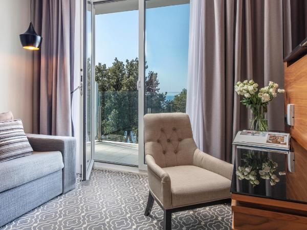 Royal Ariston Hotel : photo 7 de la chambre suite de luxe avec balcon et vue sur la mer