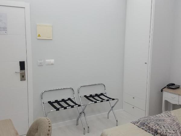 Grande Pensao Residencial Alcobia : photo 5 de la chambre chambre double supérieure