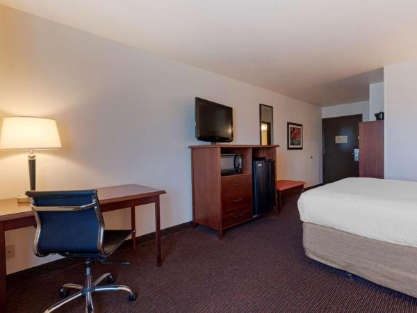 Best Western Pony Soldier : photo 4 de la chambre king room with poolside - non-smoking 