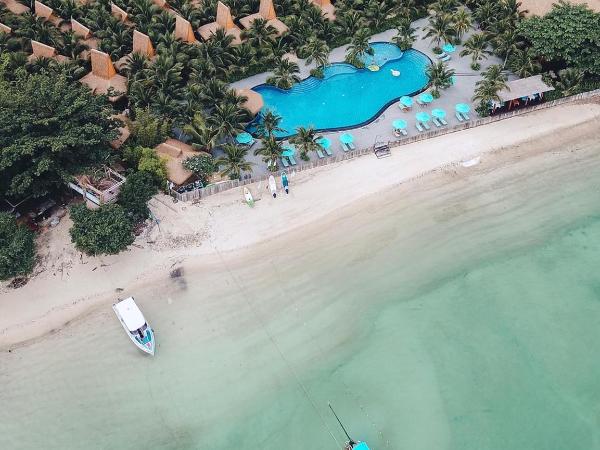 Phi Phi CoCo Beach Resort - SHA Extra Plus : photo 2 de la chambre bungalow de plage avec piscine