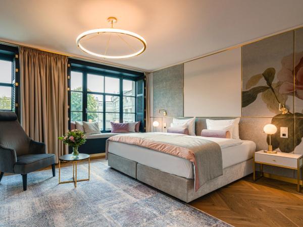 Hotel Ferreus Modern Art Deco : photo 2 de la chambre cgambre grand premier