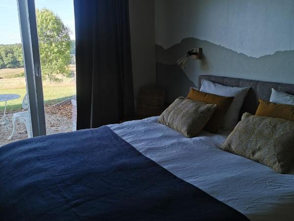 La Villa du Pré Du Cerf : photo 4 de la chambre chambre lit queen-size - vue sur jardin