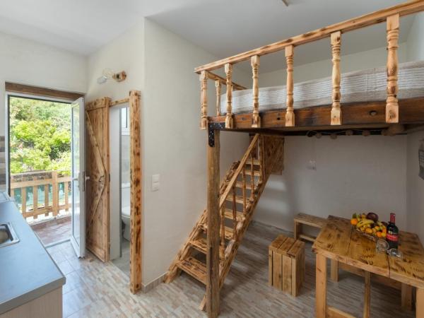 Christos studios and family apartments : photo 4 de la chambre appartement