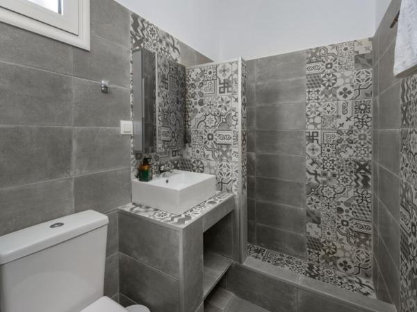 Christos studios and family apartments : photo 7 de la chambre appartement