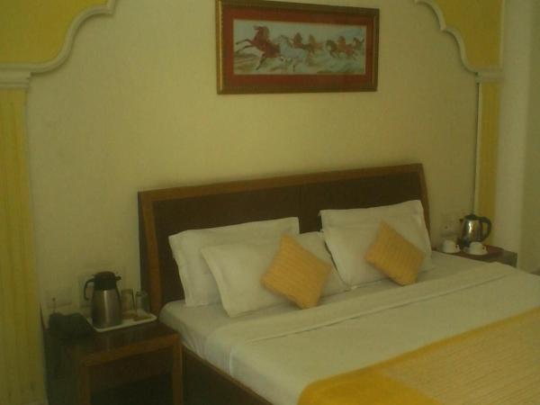 Hotel Roshan Haveli : photo 1 de la chambre chambre deluxe
