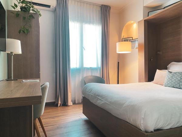 Best Western Plus La Corniche : photo 2 de la chambre chambre queen classique - non-fumeurs
