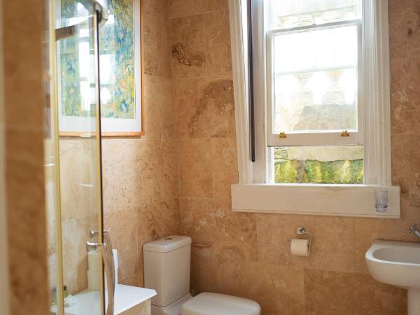 Grosvenor Villa : photo 3 de la chambre chambre double avec salle de bains privative