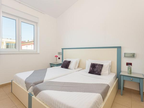 Residence Superior Del Mar : photo 6 de la chambre two-bedroom apartment with balcony and sea view (6 people)