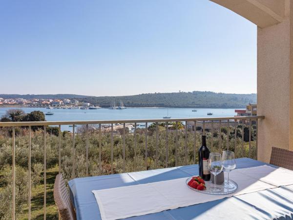 Residence Superior Del Mar : photo 10 de la chambre two-bedroom apartment with balcony and sea view (6 people)