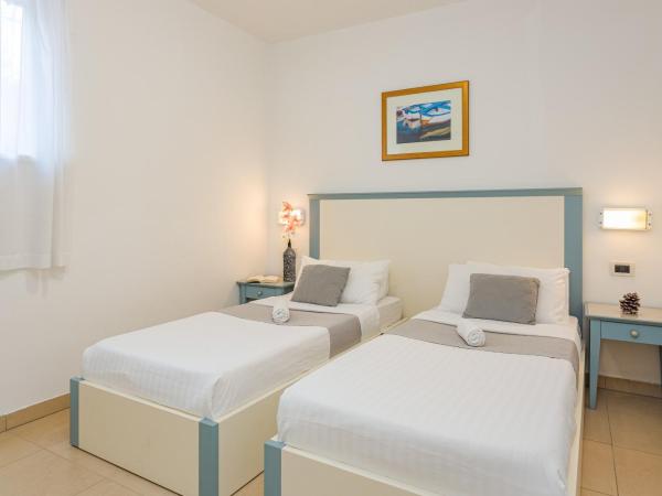 Residence Superior Del Mar : photo 8 de la chambre two-bedroom apartment with balcony (6 people)