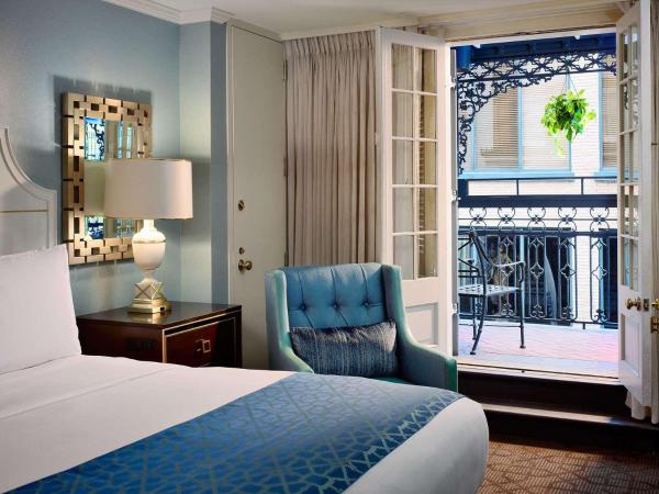 The Royal Sonesta New Orleans : photo 5 de la chambre hébergement lit king-size avec balcon intérieur