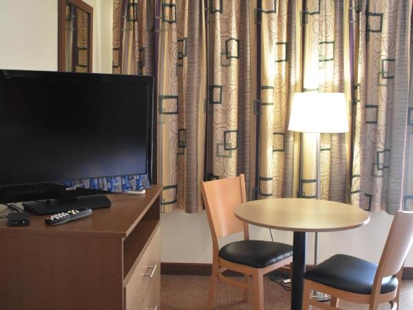 South Hills Motel : photo 4 de la chambre chambre lit king-size