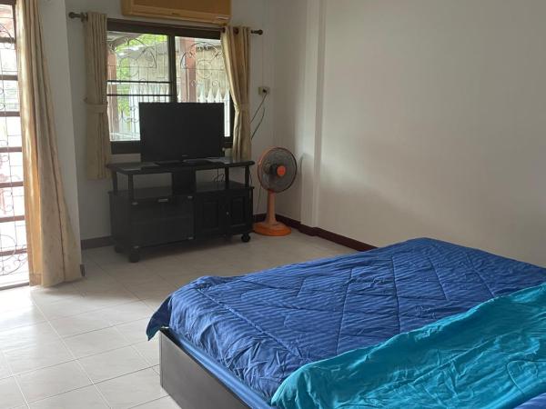 TG2 - Tientong Guesthouse 2 : photo 2 de la chambre chambre double deluxe avec balcon