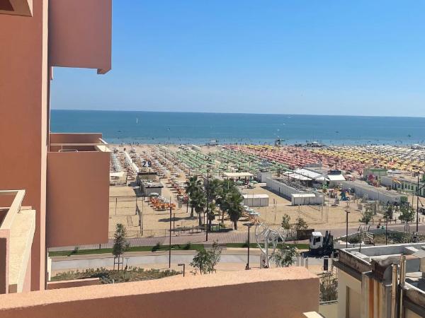 Hotel Bellevue : photo 3 de la chambre chambre double ou lits jumeaux - vue latérale sur mer