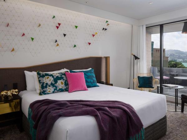 QT Wellington : photo 2 de la chambre hébergement lit king-size qt gallery - vue sur port