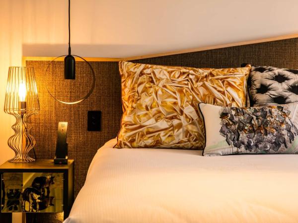 QT Wellington : photo 4 de la chambre chambre lit king-size qt harbour view