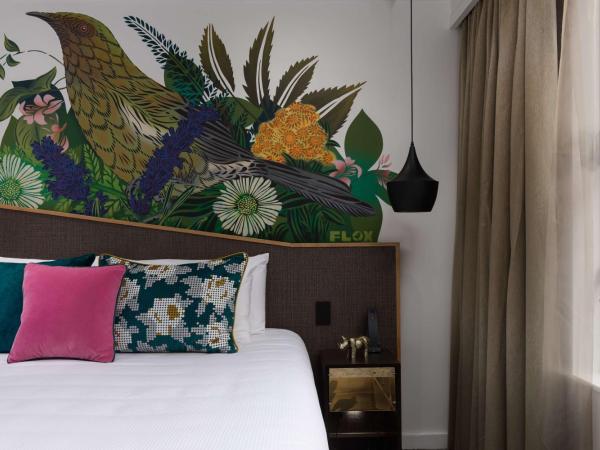 QT Wellington : photo 1 de la chambre hébergement lit king-size qt gallery