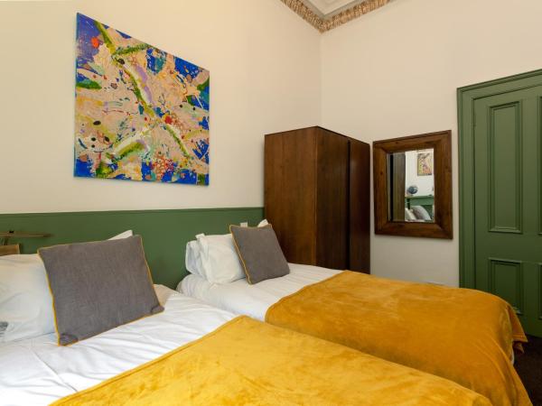 New Town Guest House (Adults Only) : photo 8 de la chambre chambre double ou lits jumeaux