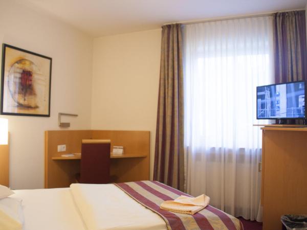 Hotel zum Adler - Superior : photo 4 de la chambre chambre simple affaires