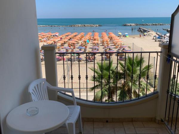 Hotel Zeus : photo 2 de la chambre petite chambre double