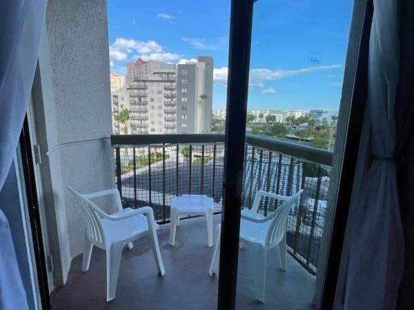 Lovely 1 bedroom Condo with pool : photo 7 de la chambre studio avec balcon 