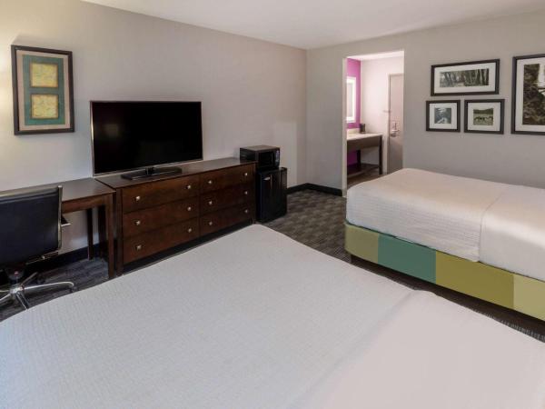 La Quinta by Wyndham Houston NW Brookhollow : photo 2 de la chambre chambre deluxe avec 2 lits doubles