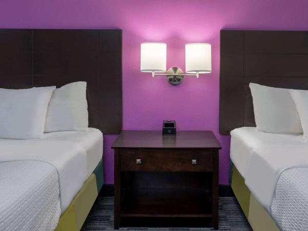 La Quinta by Wyndham Houston NW Brookhollow : photo 3 de la chambre chambre deluxe avec 2 lits doubles