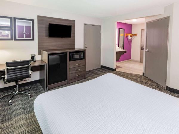 La Quinta by Wyndham Houston Southwest : photo 2 de la chambre chambre lit king-size