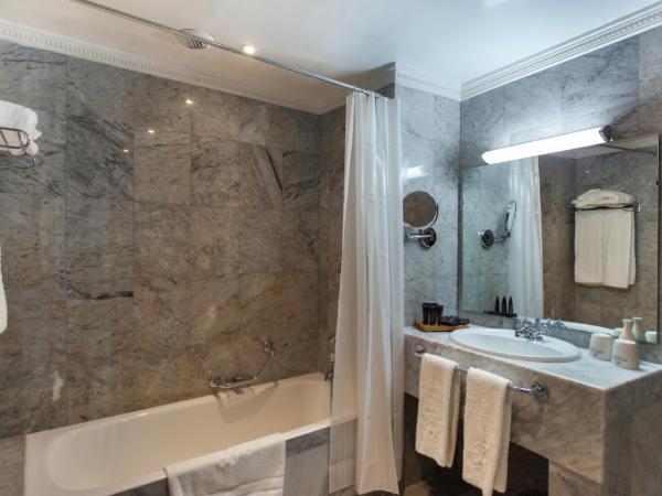 Grand Hotel Villa de France : photo 1 de la chambre chambre double supérieure