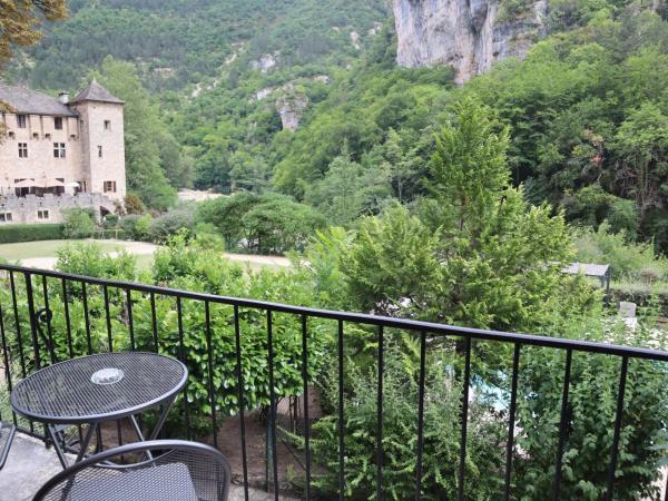 Chateau De La Caze : photo 5 de la chambre suite junior avec terrasse (maison de martine - annexe du château)