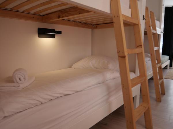 Tiny Private City Rooms Haarlem : photo 9 de la chambre chambre familiale avec salle de bains privative