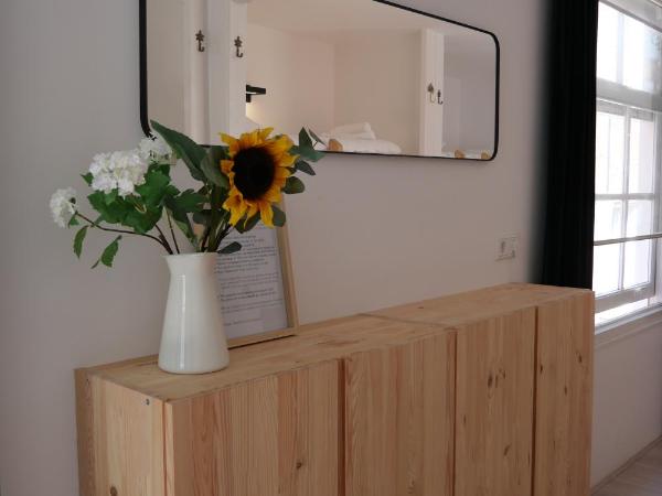 Tiny Private City Rooms Haarlem : photo 3 de la chambre chambre familiale avec salle de bains privative