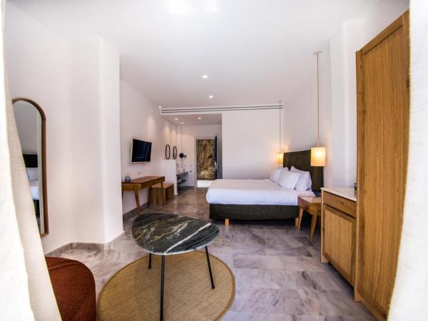 San Antonio Summerland : photo 5 de la chambre suite junior avec accès direct à la piscine