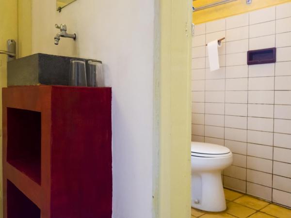 ViaVia Guesthouse : photo 1 de la chambre chambre double standard avec salle de bains commune