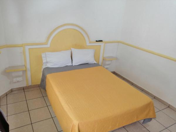 Hotel Kiko : photo 9 de la chambre chambre standard lit queen-size