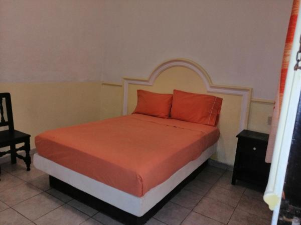 Hotel Kiko : photo 8 de la chambre chambre standard lit queen-size
