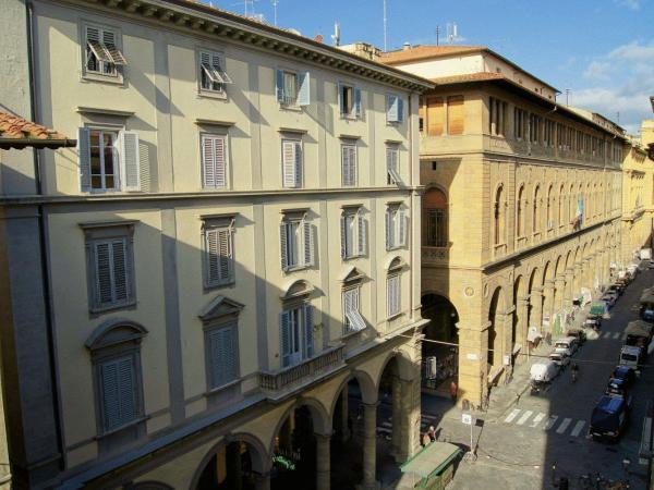 Relais Cavalcanti Guest House : photo 3 de la chambre chambre double supérieure avec vue
