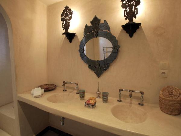 Riad Jardin Des Biehn : photo 9 de la chambre le persan