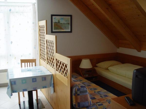 Gasthof zur Sonne : photo 1 de la chambre appartement